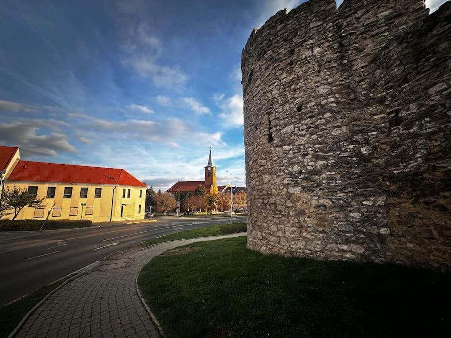 M18 - Csak Egy Lepes A Toertenelmi Belvaros - Free Parking Pécs Exterior foto
